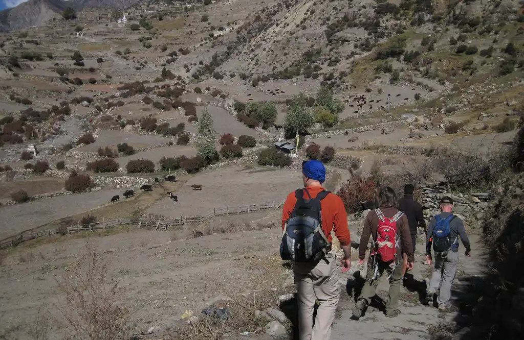 walk towards Tilicho lake